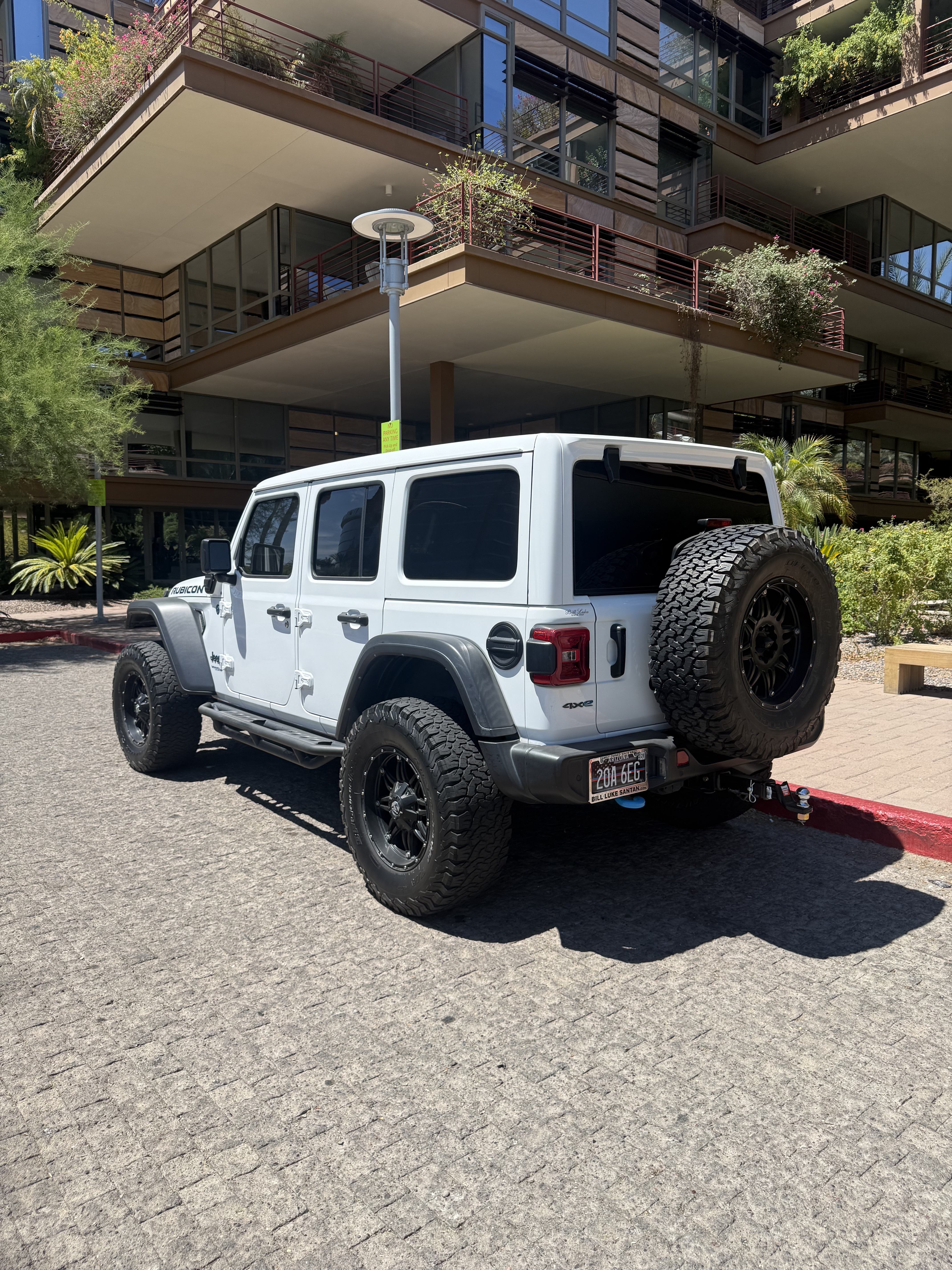 Used 2021 Jeep Wrangler Unlimited Rubicon 4xe w/ Cold Weather Group AWD/4WD image 5