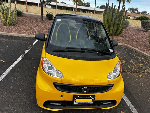 Used 2013 smart fortwo passion image 11