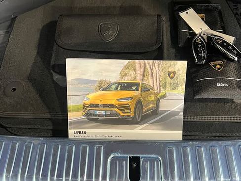 Used 2021 Lamborghini Urus AWD/4WD image 27