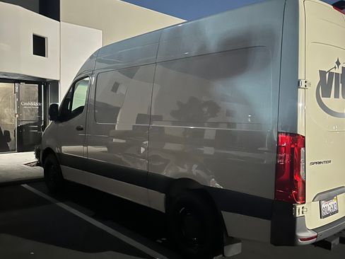 Used 2023 Mercedes-Benz Sprinter 2500 image 2