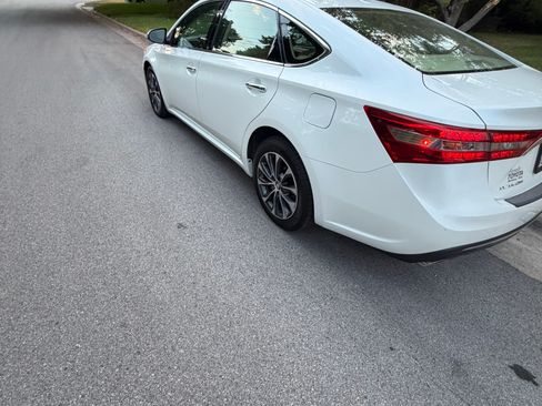 Used 2017 Toyota Avalon XLE Premium FWD image 6