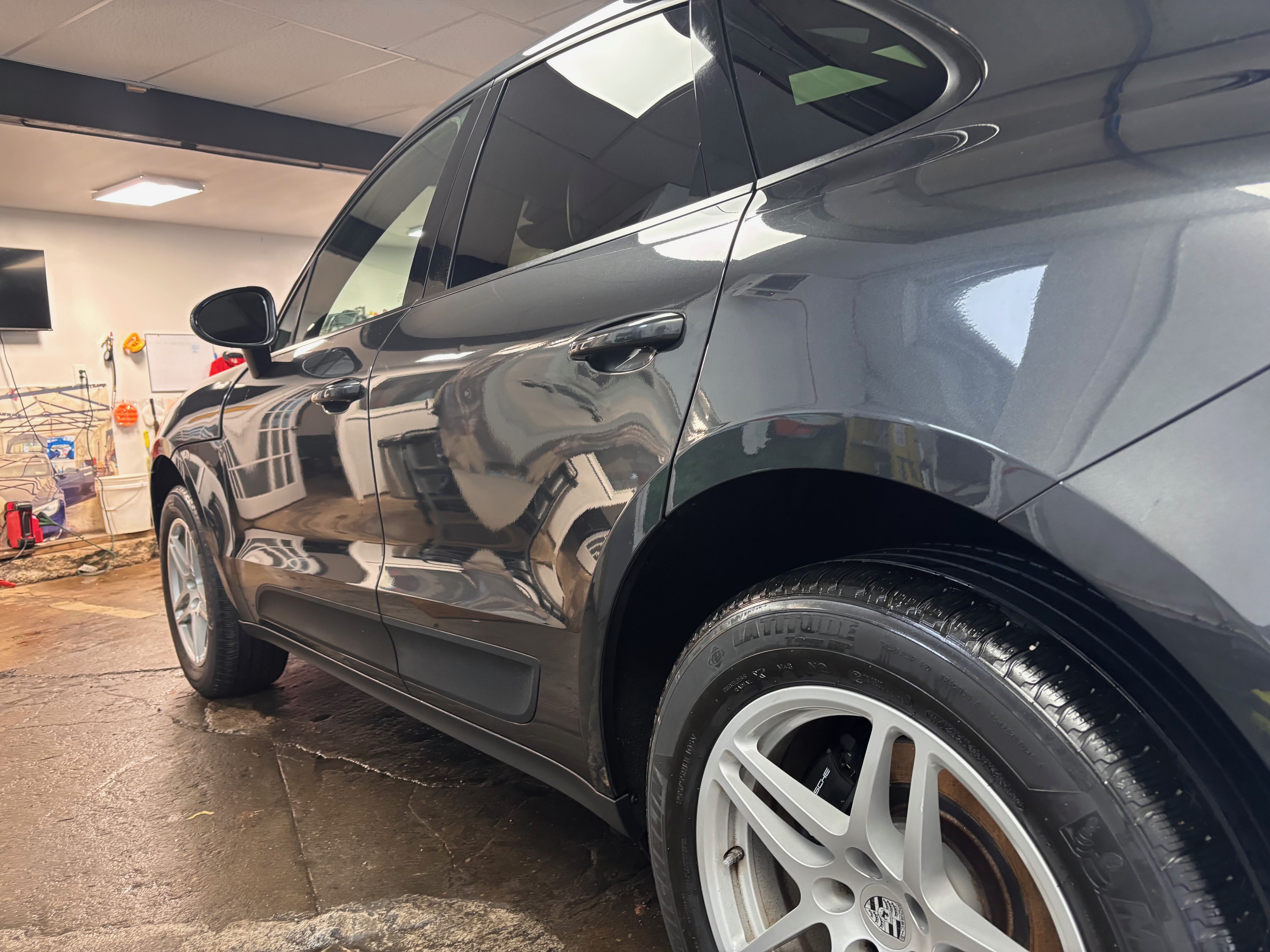 Used 2018 Porsche Macan Sport Edition AWD/4WD image 6