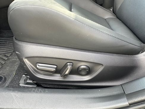 Used 2026 Toyota Prius XLE FWD image 9