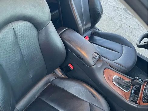 Used 2004 Mercedes-Benz CLK 500 Coupe image 4