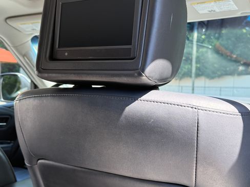 Used 2012 INFINITI QX56 4WD w/ Deluxe Touring Pkg image 6