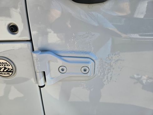 Used 2019 Jeep Wrangler Unlimited Sport image 2