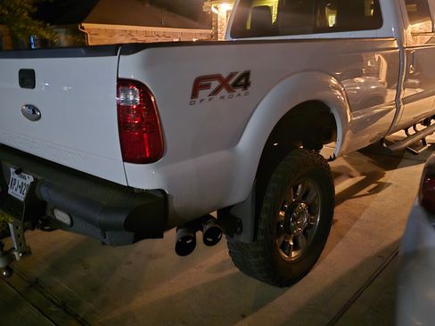 Used 2012 Ford F350 Lariat image 4