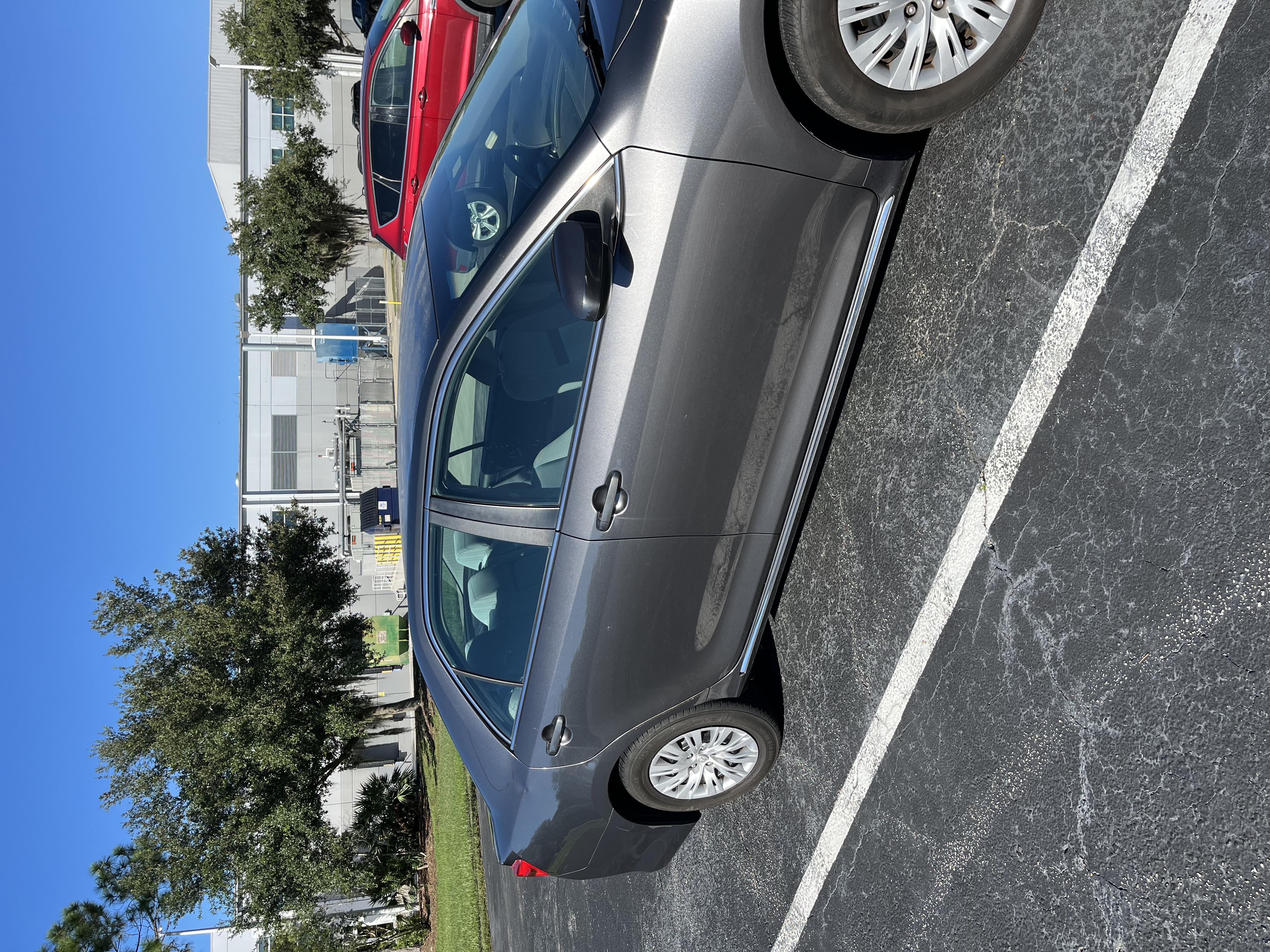 Used 2014 Toyota Camry LE FWD image 12