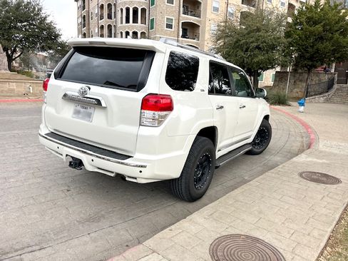 Used 2012 Toyota 4Runner SR5 image 2