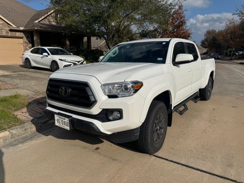 Used 2023 Toyota Tacoma SR5 image 2