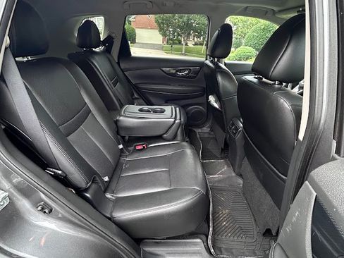 Used 2017 Nissan Rogue SL w/ SL Premium Package image 12