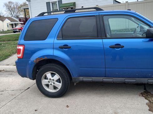 Used 2011 Ford Escape XLT w/ 201A Rapid Spec Order Code image 1
