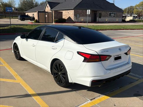 Used 2022 Nissan Altima 2.5 SR image 4