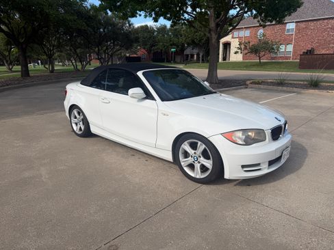 Used 2011 BMW 128i Convertible RWD image 6