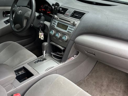 Used 2009 Toyota Camry LE image 12