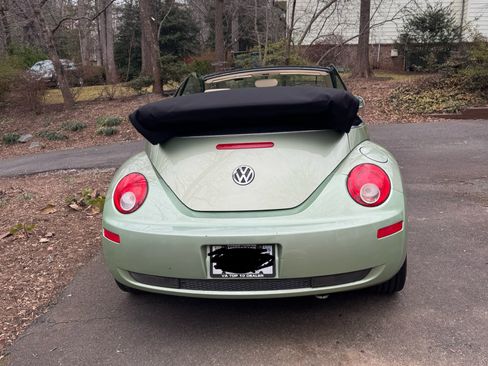 Used 2008 Volkswagen Beetle SE image 12