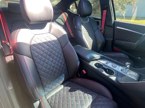 Used 2022 Genesis G70 3.3T image 11