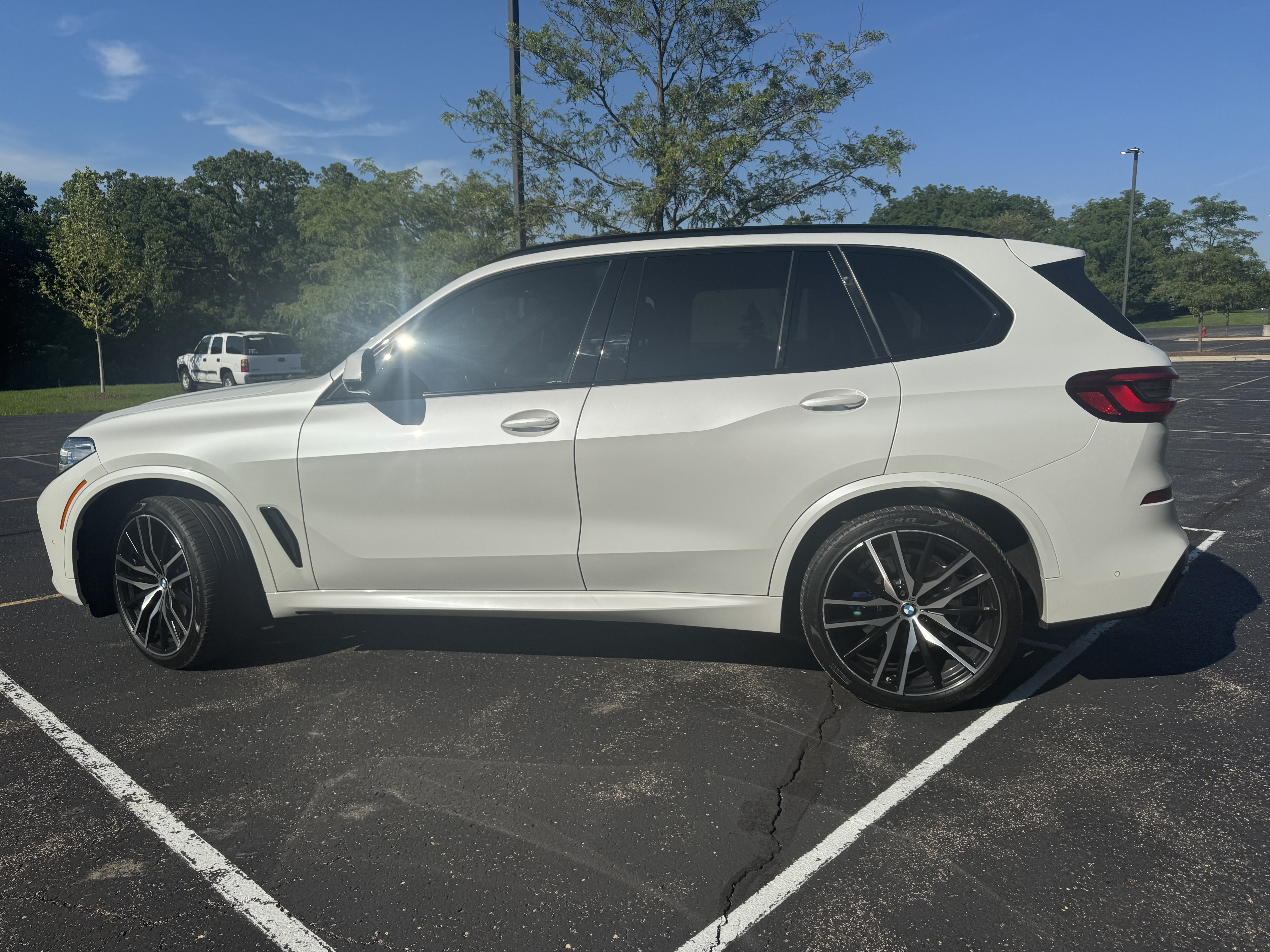Used 2020 BMW X5 M50i w/ Executive Package AWD/4WD image 5