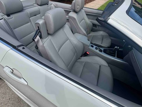 Used 2010 BMW 335i Convertible RWD image 11