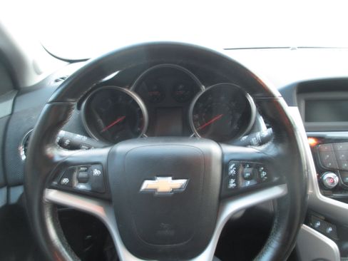 Used 2014 Chevrolet Cruze LT image 14