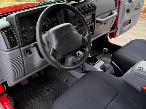 Used 1998 Jeep Wrangler SE image 16