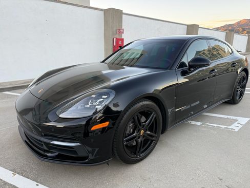 Used 2019 Porsche Panamera 4 image 4