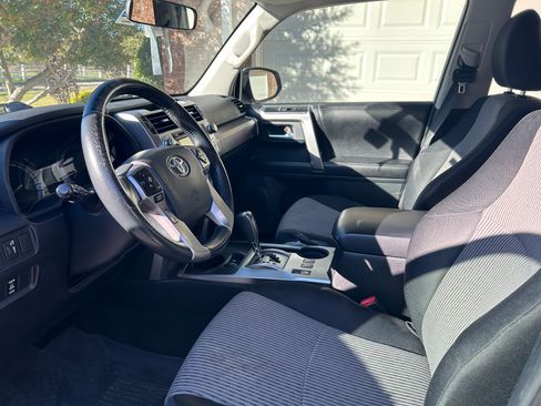 Used 2015 Toyota 4Runner SR5 image 8