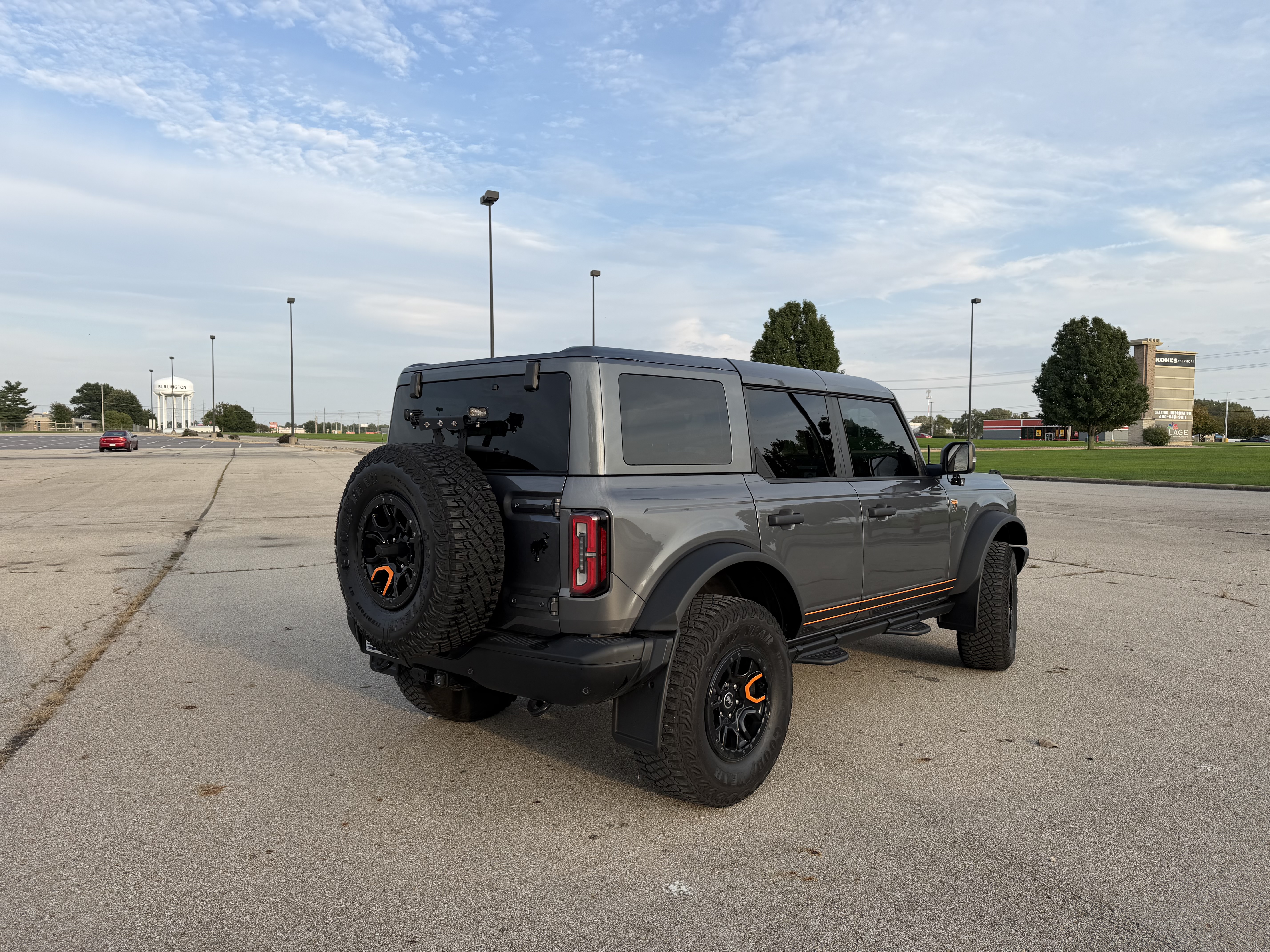 Used 2025 Ford Bronco Badlands AWD/4WD image 8