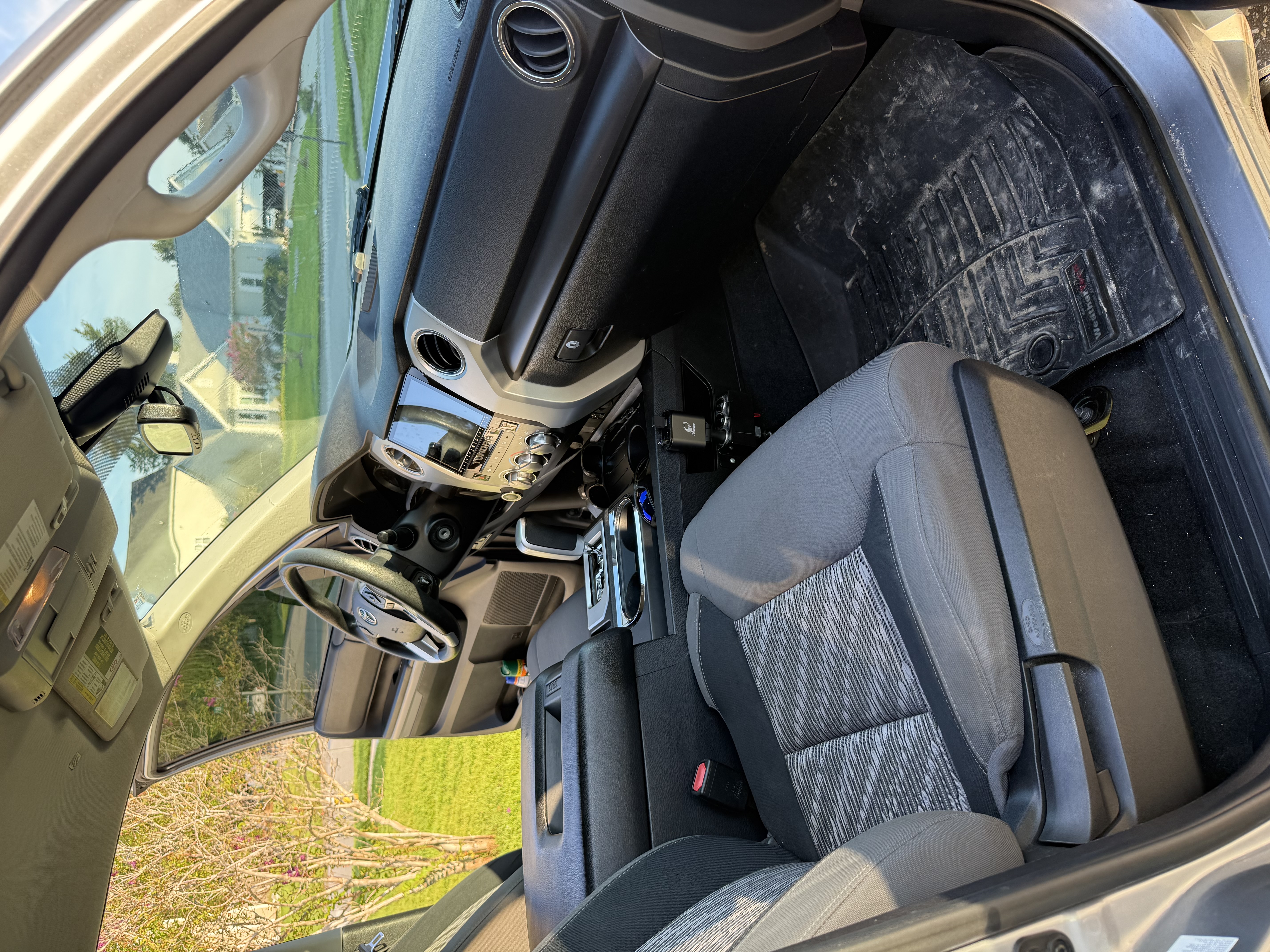 Used 2019 Toyota Tundra SR5 w/ Convenience Package AWD/4WD image 13