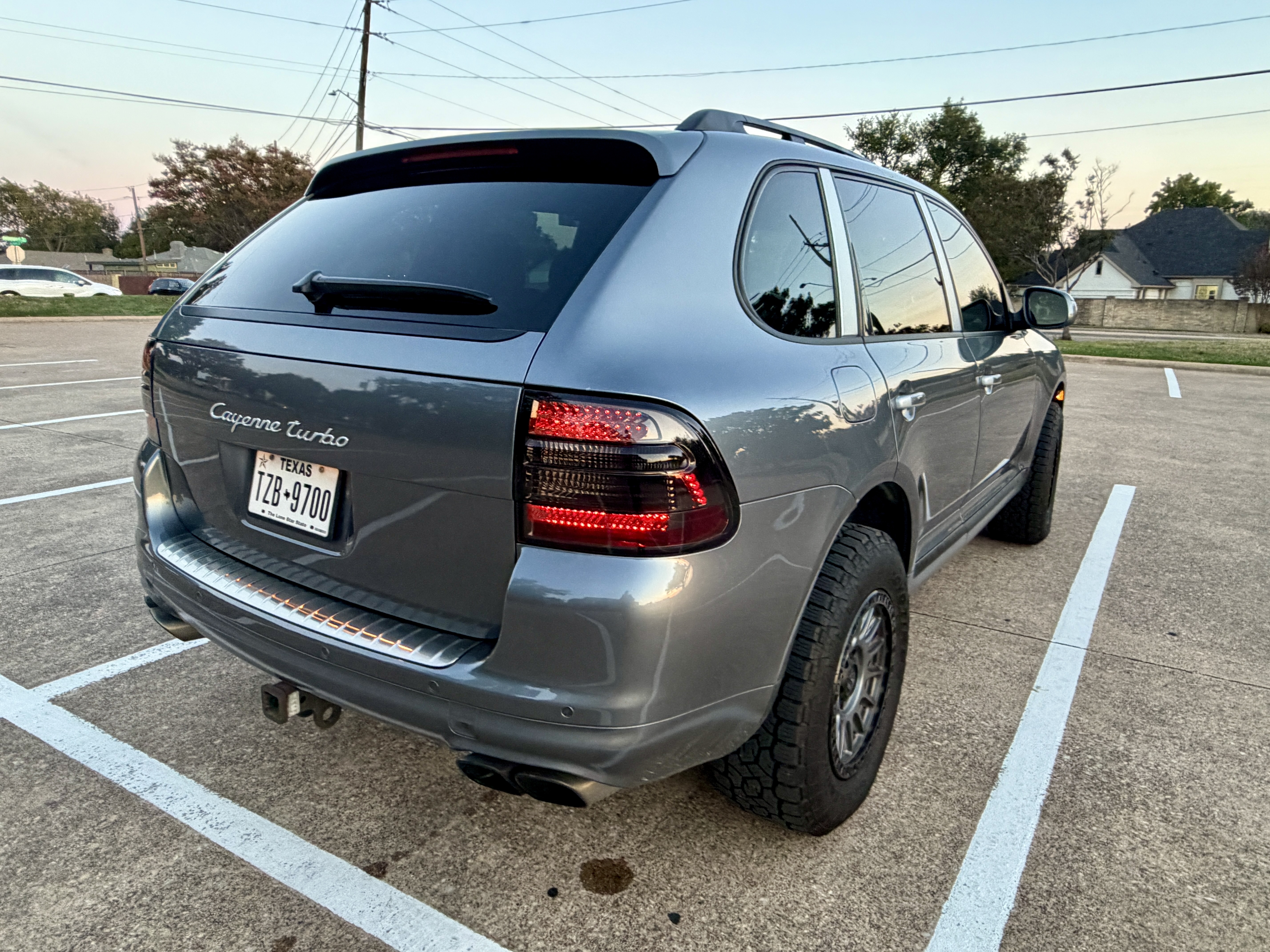 Used 2005 Porsche Cayenne Turbo AWD/4WD image 5