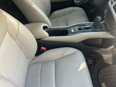 Used 2016 Honda HR-V EX image 17