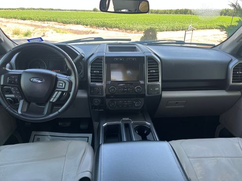 Used 2017 Ford F150 XLT w/ Equipment Group 302A Luxury image 4