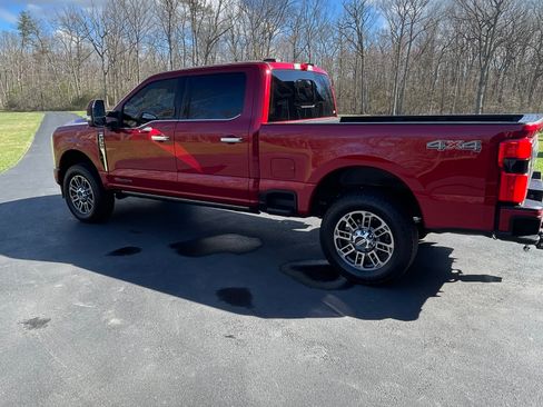 Used 2023 Ford F350 Limited image 2