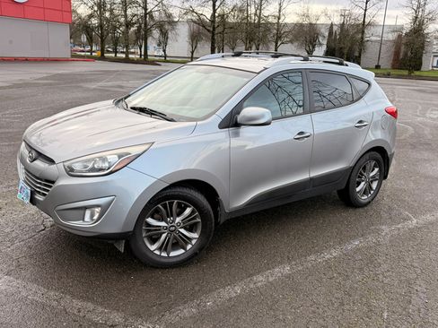 Used 2015 Hyundai Tucson SE image 1