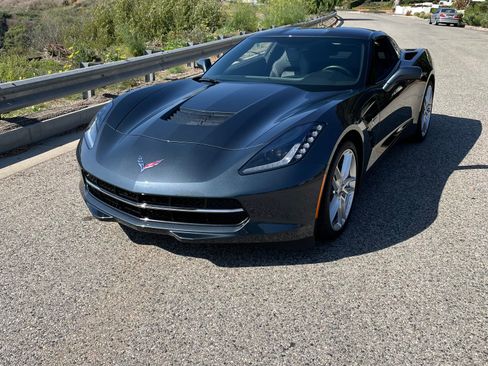 Used 2019 Chevrolet Corvette Stingray Coupe w/ 1LT image 4