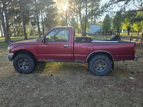 Used 1997 Toyota Tacoma 4x4 Regular Cab image 2
