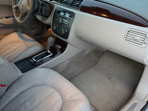 Used 2011 Buick Lucerne CXL image 13