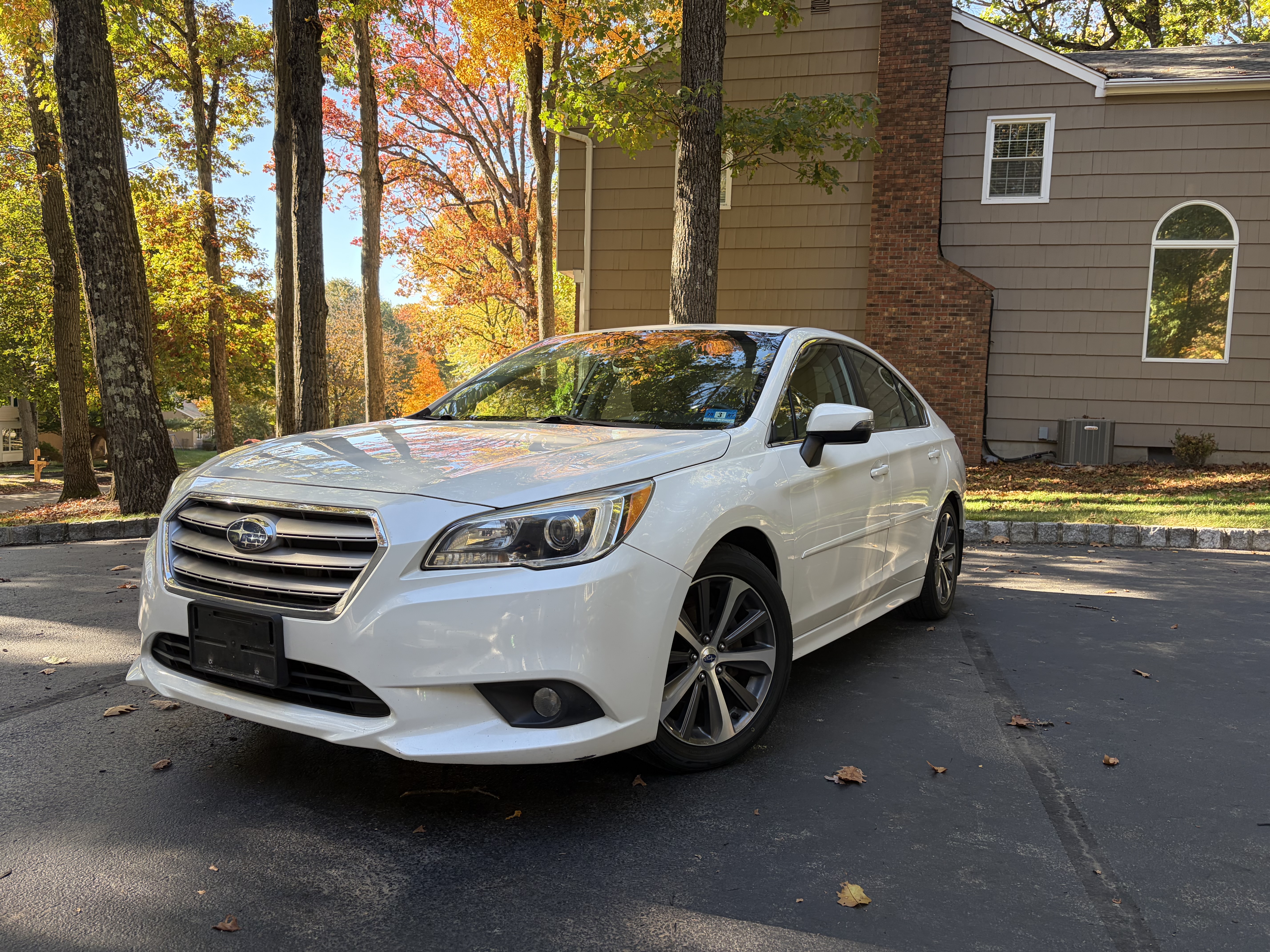 Used 2017 Subaru Legacy 2.5i Limited AWD/4WD image 2