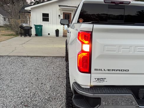 Used 2020 Chevrolet Silverado 1500 LTZ w/ LTZ Premium Package image 9