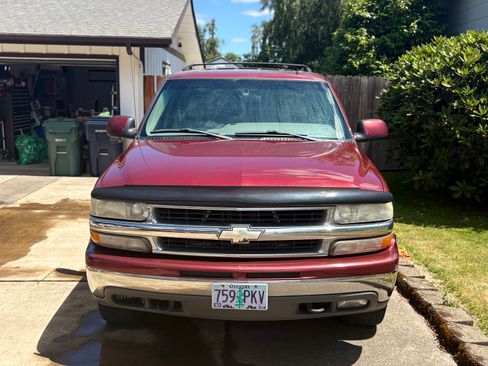 Used 2002 Chevrolet Suburban LT AWD/4WD image 2