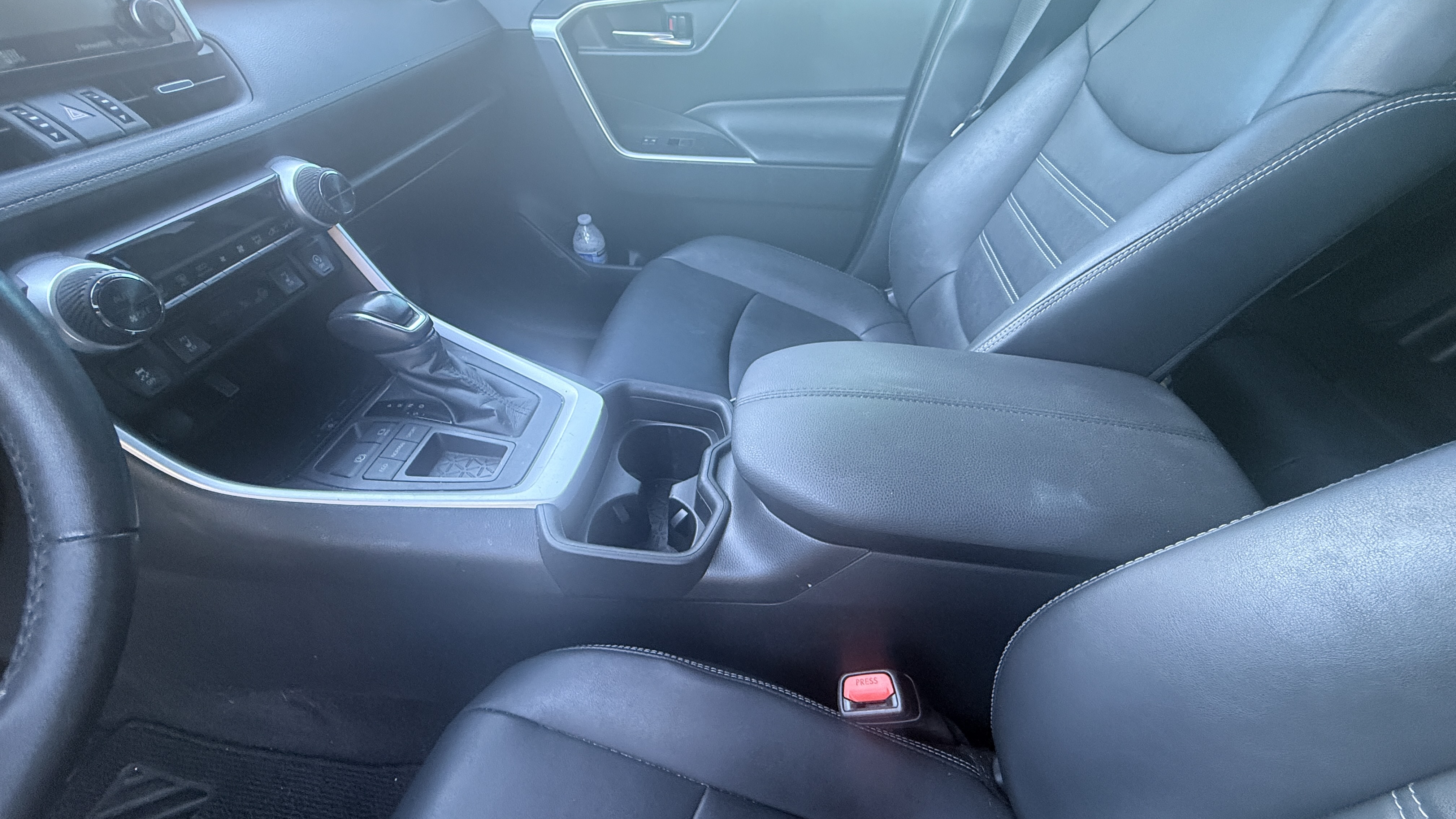 Used 2021 Toyota RAV4 XLE Premium FWD image 12