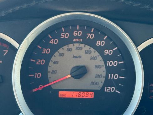 Used 2005 Toyota Tacoma PreRunner image 6