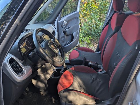 Used 2014 FIAT 500L Pop image 9