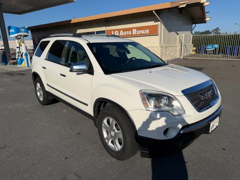 Used 2011 GMC Acadia SL image 4