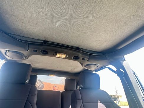 Used 2010 Jeep Wrangler Unlimited Sport image 22