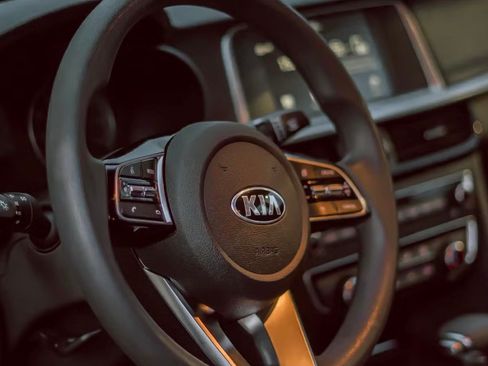 Used 2020 Kia Optima LX FWD image 6