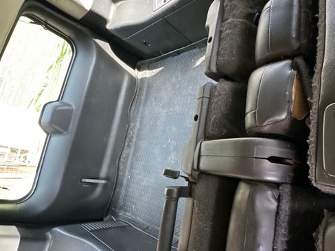 Used 2007 Chevrolet Suburban LT w/ LT Preferred Equipment Group image 15