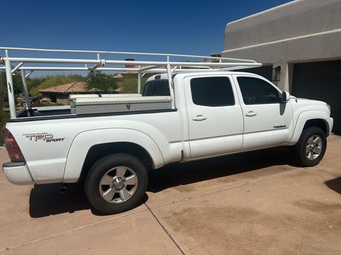 Used 2006 Toyota Tacoma PreRunner image 2