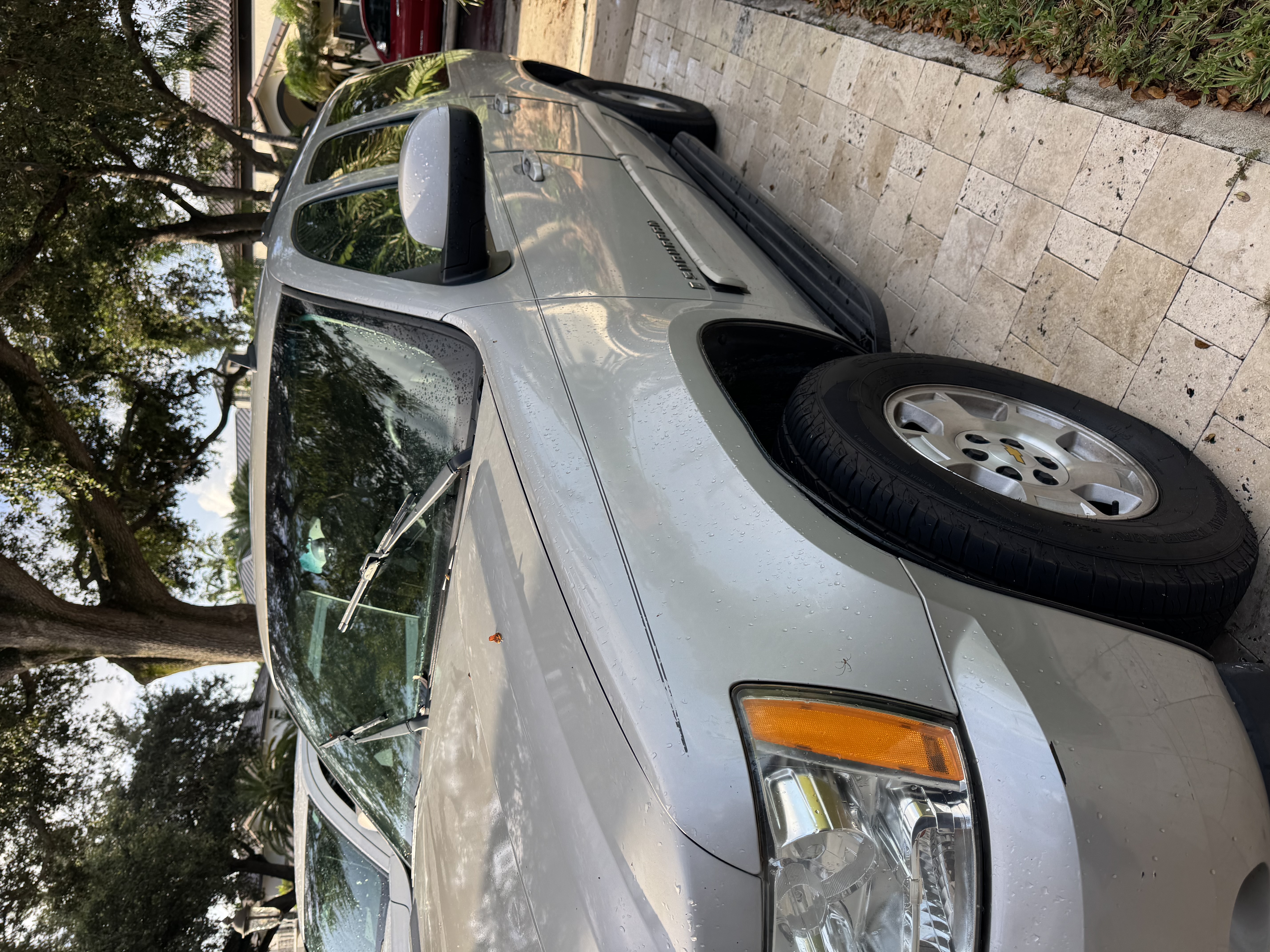 Used 2009 Chevrolet Suburban LT RWD image 10