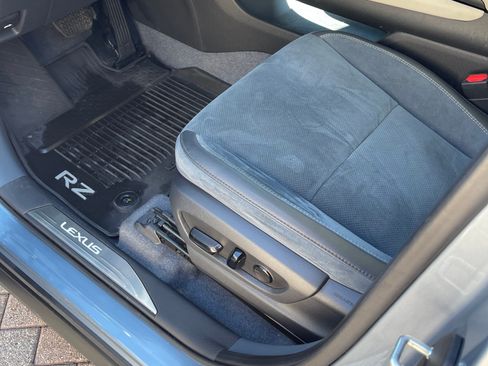 Used 2024 Lexus RZ 450e Premium w/ Accessory Package (2T) image 13